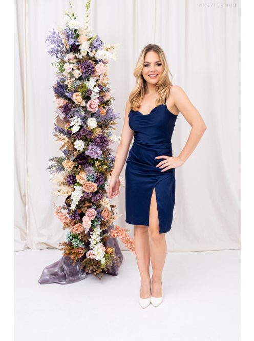 Lola – oldalán húzott, ejtett nyakvonalú sötétkék mini ruha.