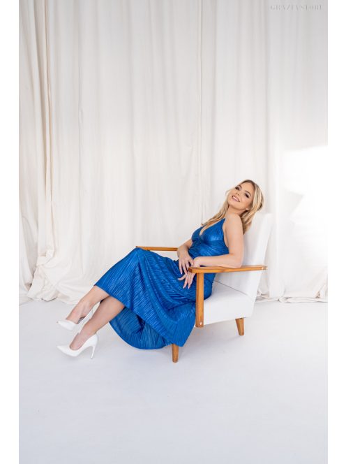 Emili - V-kivágású, ráncolt maxi ruha, vékony pántokkal fényes kék.