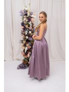 Zenina – V-kivágású szatén maxi ruha spagetti pántokkal mályva színben 