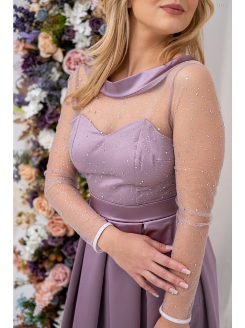 Gyöngy – mályva színű szatén maxi ruha csillogós felsőrésszel V alakú hátkivágással