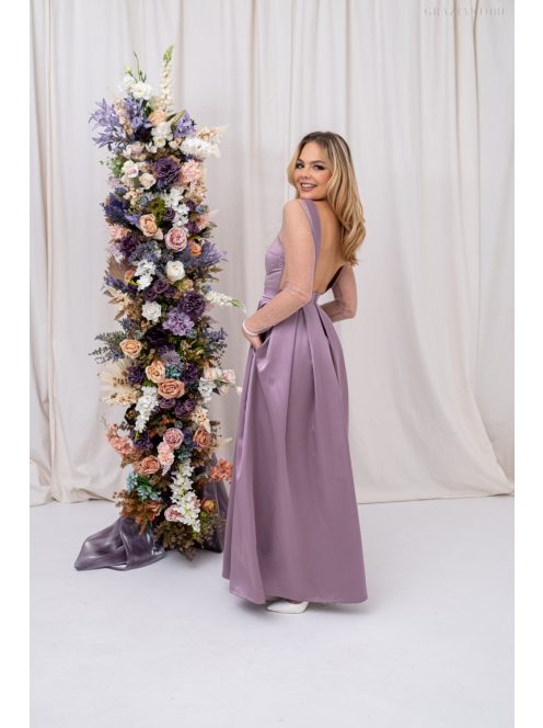 Gyöngy – mályva színű szatén maxi ruha csillogós felsőrésszel V alakú hátkivágással