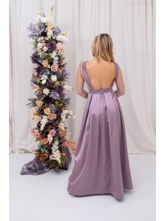   Gyöngy – mályva színű szatén maxi ruha csillogós felsőrésszel V alakú hátkivágással