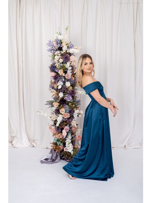 Audrey - szív kivágású maxi ruha petrolkék színben szatén anyagból