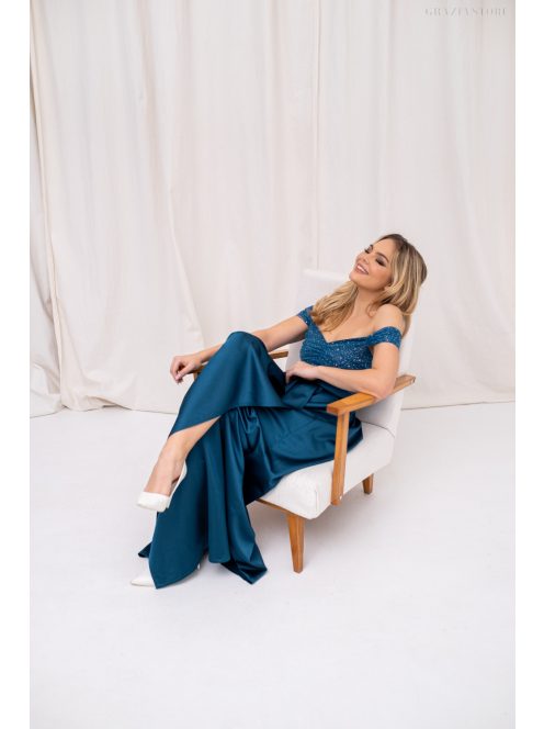 Inez – ráncolt felsőrészű, romantikus petrolkék színű szatén maxi ruha csillogós tüllel