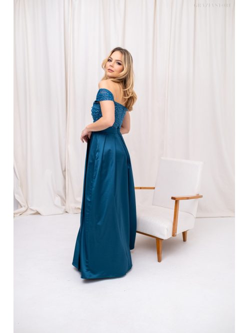 Inez – ráncolt felsőrészű, romantikus petrolkék színű szatén maxi ruha csillogós tüllel