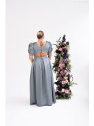 Andrea – zöldesszürke szatén maxi ruha puffos ujjakkal.