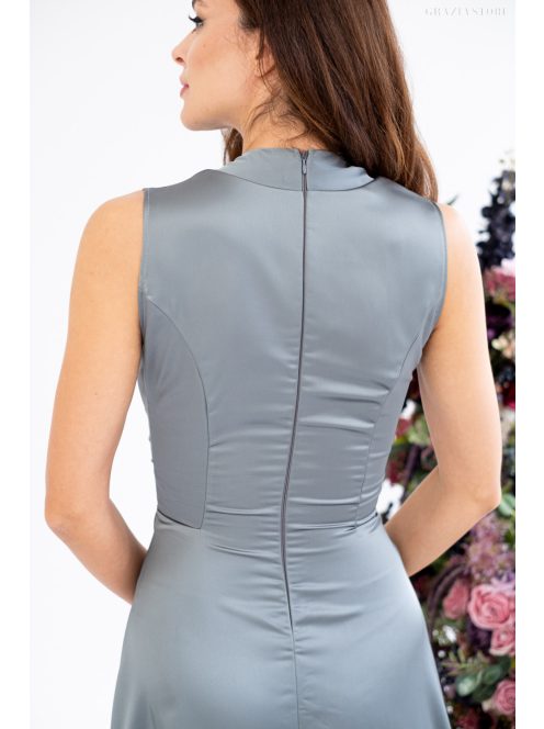 Írisz - Különleges dekoltázsú, ujjatlan maxi ruha zöldeszürke színben, szatén anyagból