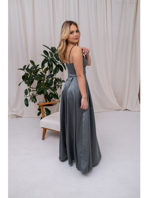 Chloe – Vékony pántos, szív kivágású maxi ruha zöldesszürke színben szatén anyagból