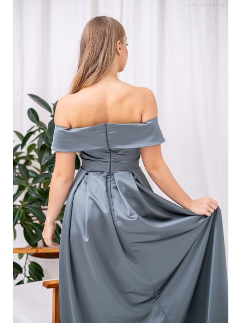 Audrey - szív kivágású szatén maxi ruha zöldesszürke színben.