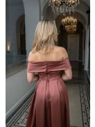 Audrey - szív kivágású maxi ruha tégla színben szatén anyagból.