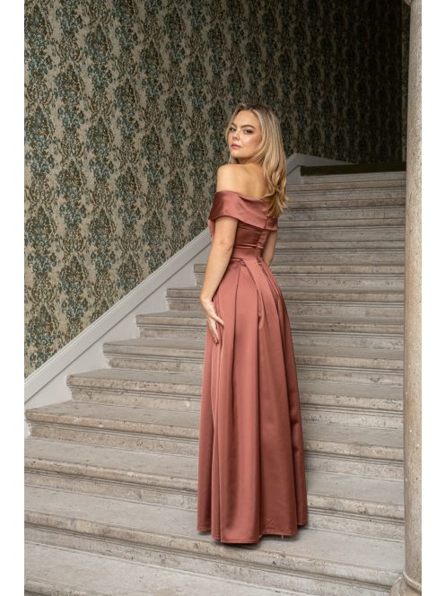 Audrey - szív kivágású maxi ruha tégla színben szatén anyagból