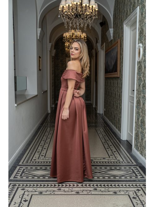 Audrey - szív kivágású maxi ruha tégla színben szatén anyagból