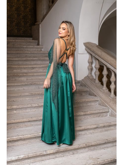 Scarlett - különleges maxi ruha keresztezett hátrésszel zöld színben strasszos tüllel
