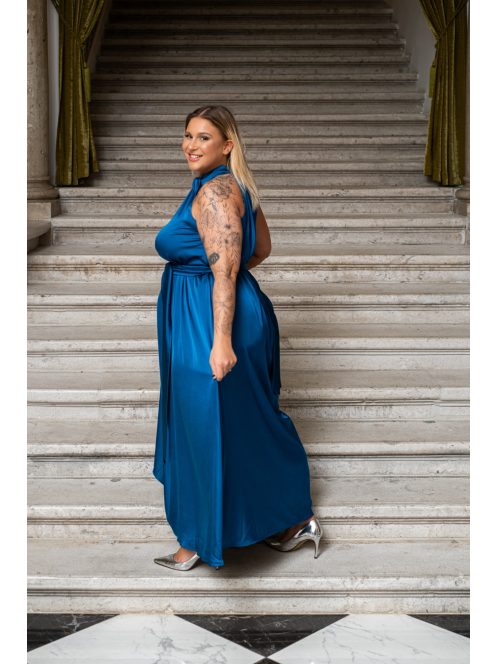 Olga – nyak és derékban megkötős maxi ruha light szatén anyagból.