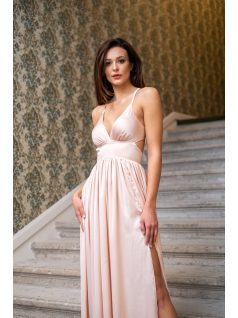   Emma - V-kivágású barack színű maxi ruha különleges hátrésszel light szatén anyagból