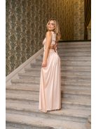 Kamilla – különleges, hátán fűzős maxi ruha barack színben.