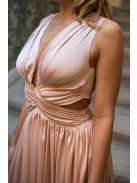 Kamilla – különleges, hátán fűzős maxi ruha barack színben.