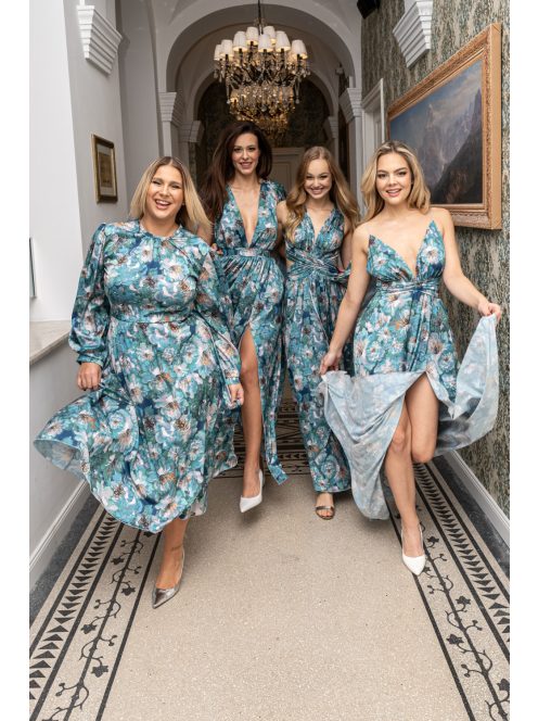 Zelma – spagetti pántos, mély dekoltázsú mintás maxi ruha.