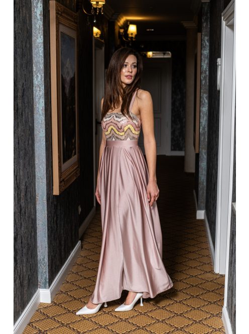 Gladys – maxi ruha, flitteres felsőrésszel, elasztikus púder szoknyával. 