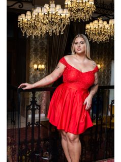   Inez – ráncolt felsőrészű, romantikus ujjú, piros színű mini ruha strasszköves tüllel