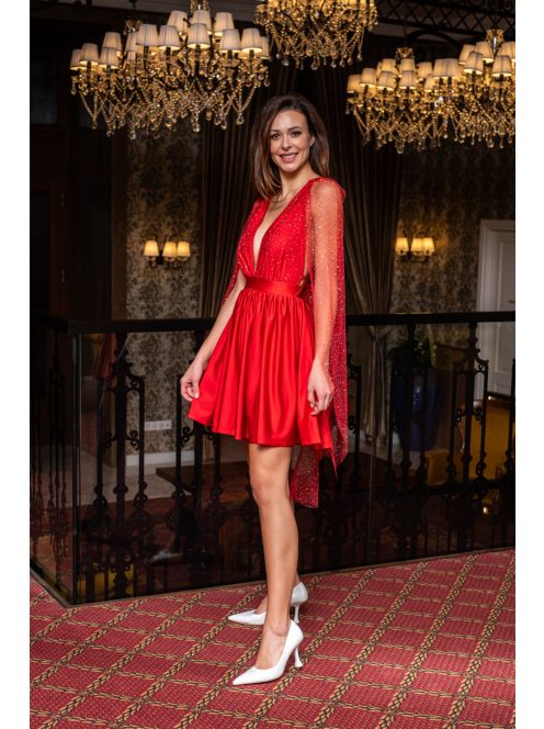 Scarlett - különleges maxi ruha keresztezett hátrésszel piros színben.