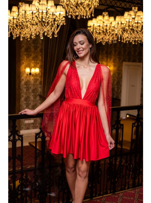 Scarlett - különleges maxi ruha keresztezett hátrésszel piros színben.