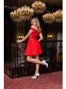 Frida – ejtett vállú szatén mini ruha szoknyáján tüll rátéttel.