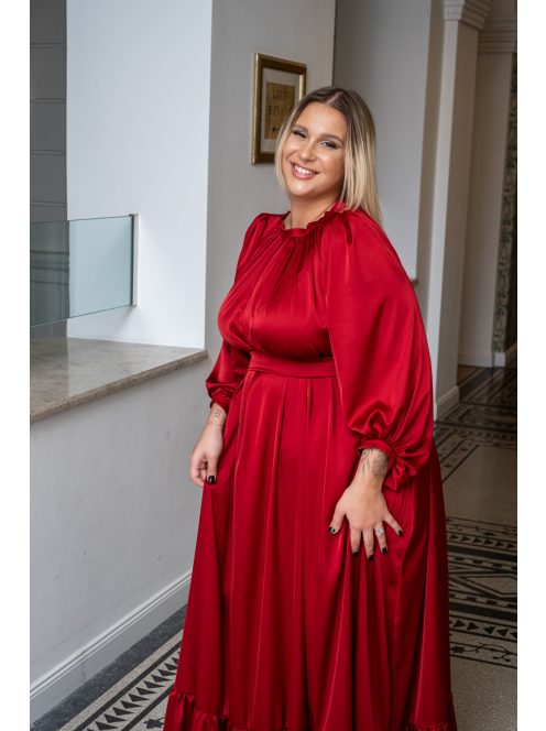 Clarissa – hosszú ujjú, fodros aljú maxi ruha light szatén anyagból meggypiros színben 