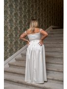 Inez – ráncolt felsőrészű, romantikus fehér szatén maxi ruha csillogós tüllel