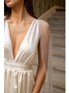 Scarlett - különleges maxi ruha keresztezett hátrésszel fehér színben szatén anyagból csillogó tüllel