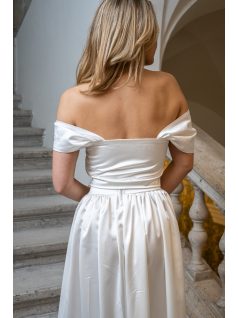 Rebeka – fehér színű szatén anyagú crop top