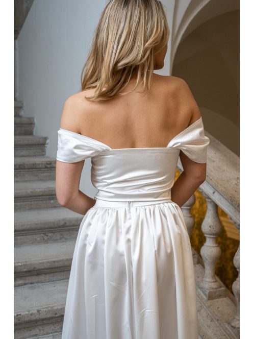 Rebeka – fehér színű szatén anyagú crop top