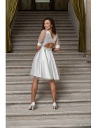 Andrea – fehér mini ruha puffos ujjakkal és különleges hátkivágással szatén anyagból strasszos tüllel