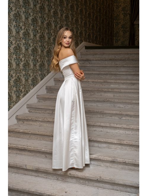 Audrey - szív kivágású maxi ruha fehér színben szatén anyagból