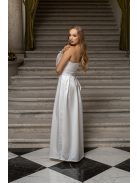 Nicole -Aszimmetrikus szatén maxi ruha csipke ujjakkal fehér színben