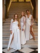 Nicole -Aszimmetrikus szatén maxi ruha csipke ujjakkal fehér színben