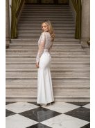 Léna – mély dekoltázsú, hosszú ujjú, maxi ruha csipke felsőrésszel.