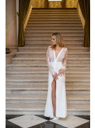 Léna – mély dekoltázsú, hosszú ujjú, maxi ruha csipke felsőrésszel.