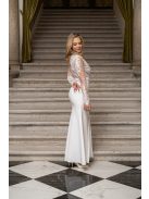 Léna – mély dekoltázsú, hosszú ujjú, maxi ruha csipke felsőrésszel.