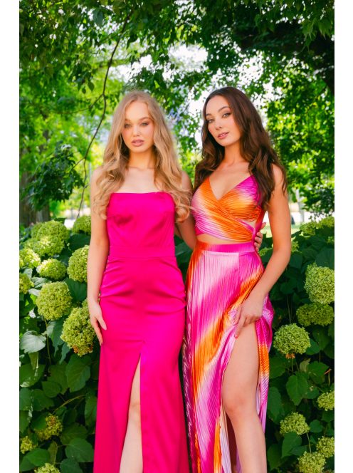 Marilyn – pántnélküli szatén maxi ruha magenta színben, sliccelt szoknyával