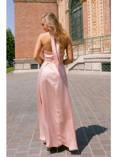 Lia - púder színű lágy szatén maxi ruha keresztezett felsőrésszel és nyakban megkötős pánttal