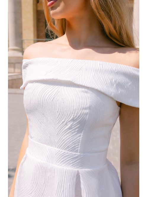 Boundless - fehér jacquard maxi ruha ejtett vállakkal és aszimmetrikus szoknyával