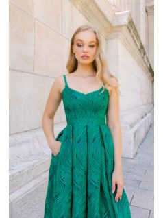   Chloe – anyagában mintás jacquard maxi ruha szív kivágással sötétzöld színben