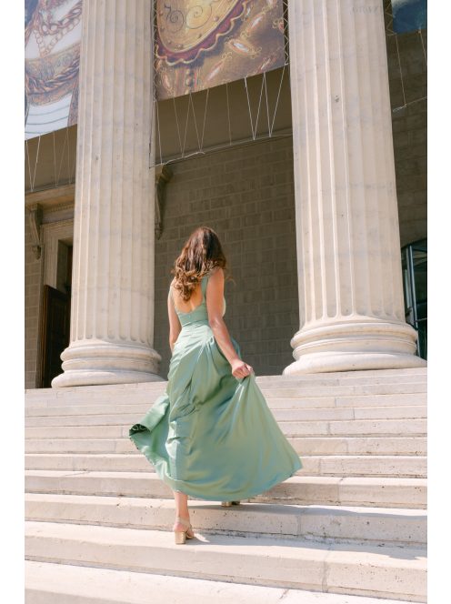 Zsálya színű szatén maxi ruha mély hátkivágással