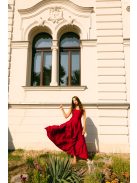 Dominika – bordó színű A-vonalú maxi ruha vastag pánttal.