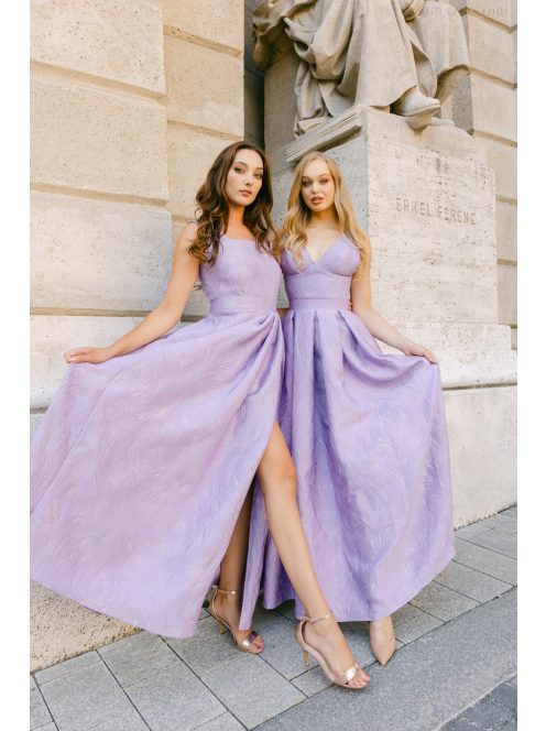 Szonja – Lila jacquard maxi ruha V dekoltázzsal 