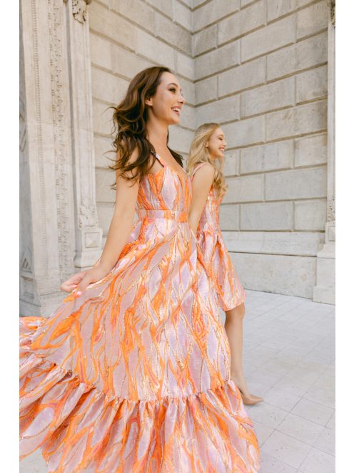 Evelin – anyagában mintás színes maxi ruha szív dekoltázzsal és fodros szoknyával