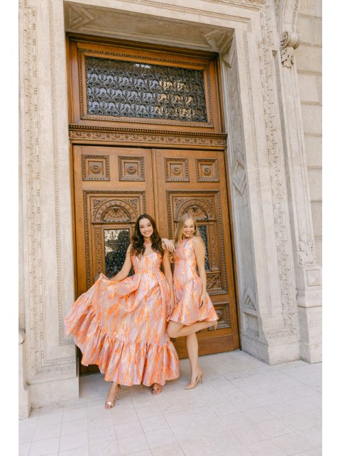 Evelin – anyagában mintás színes maxi ruha szív dekoltázzsal és fodros szoknyával